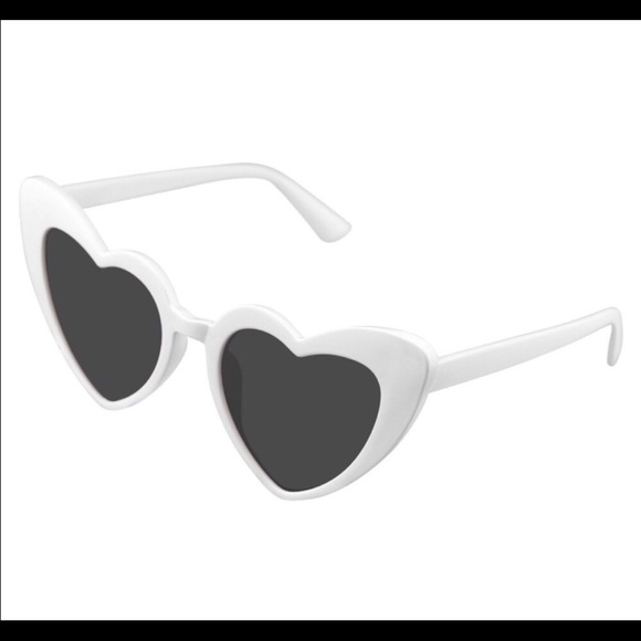 💕New! Trendy hot white heart sunnies💕 - Picture 2 of 5